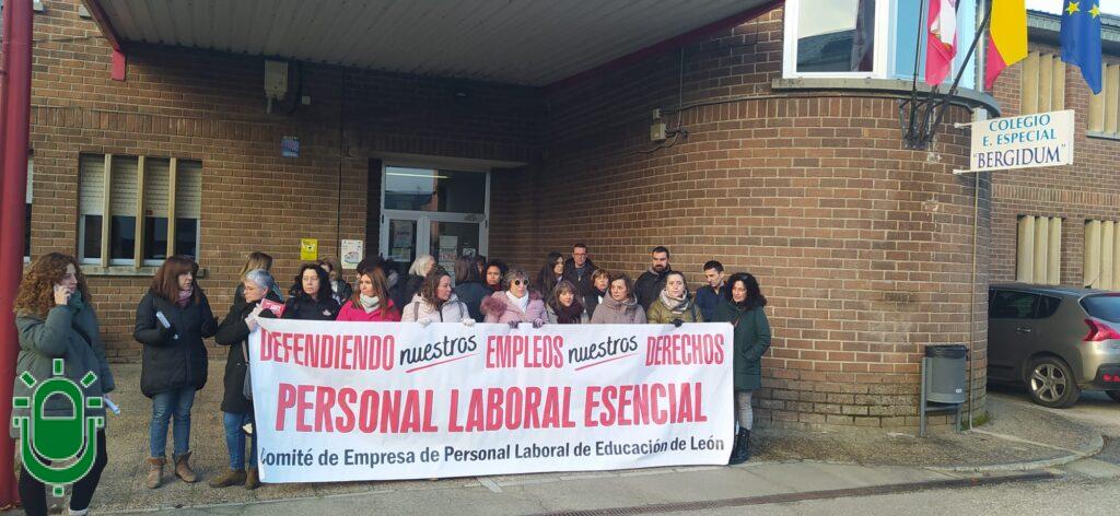 protesta personal Colegio Educación Especial Bergidum. 11 diciembre 2024