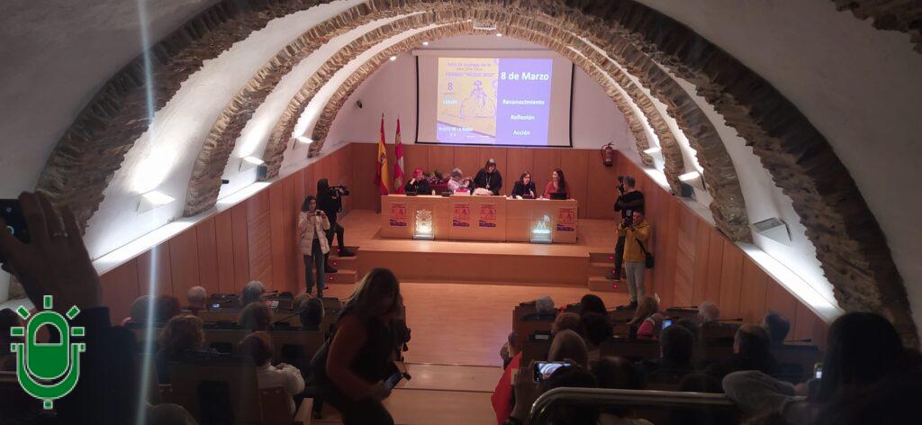 Premio Mujer 2025. Henar Fernández Mata. 8 marzo 2025. Salón lleno