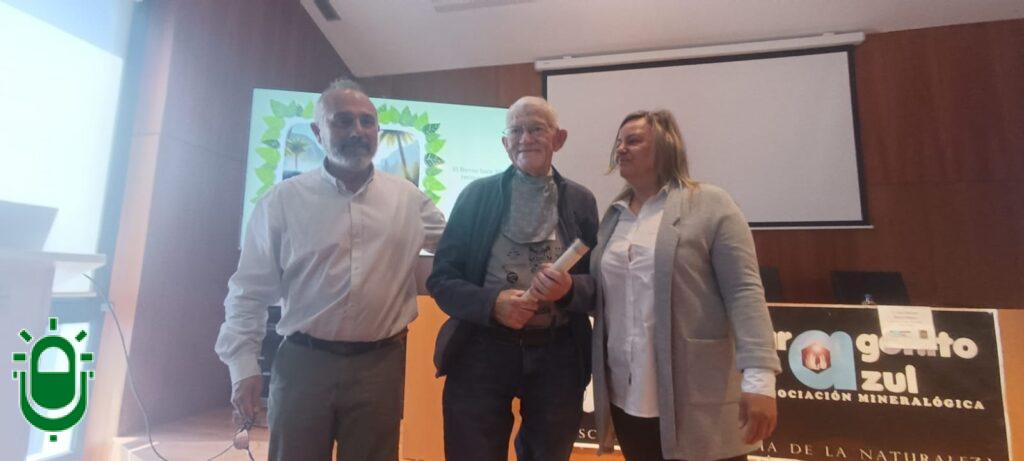 Homenaje geólogo Alberto Alfonso. Aragonito Azul (1)