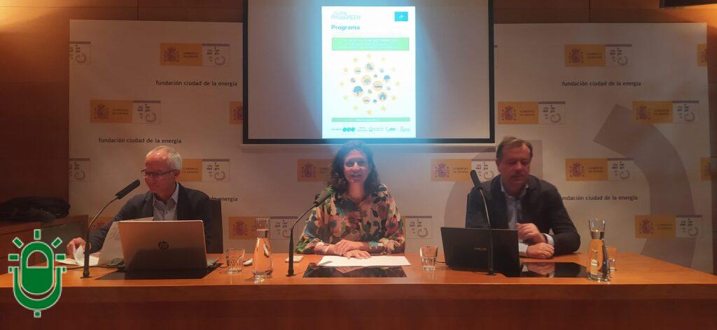 04255694-3b3e-4d53-b384-9c5a7aae478f