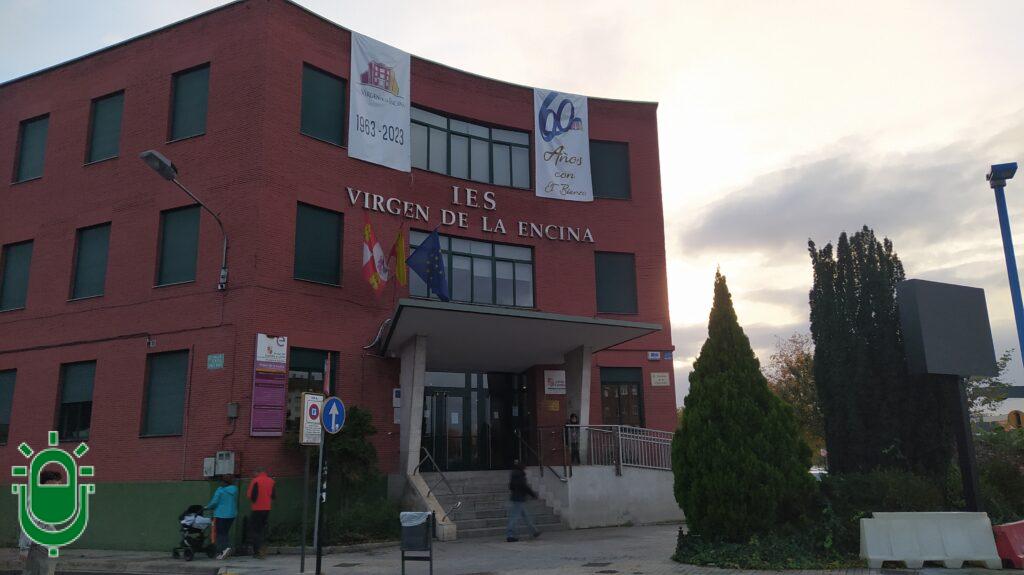 Fachada Instituto Virgen de la Encina. Ponferrada. 7 noviembre 2023