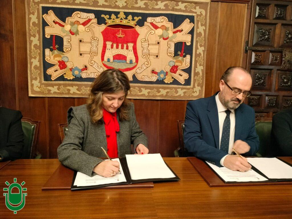 firma convenio Ponferrada-Universidad de León