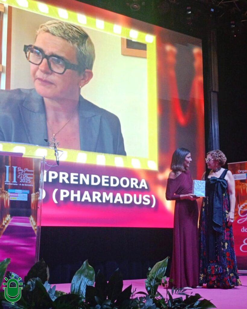 Gala Comercio Ponferrada 2025. Premio a Beatriz Escudero. Pharmadus