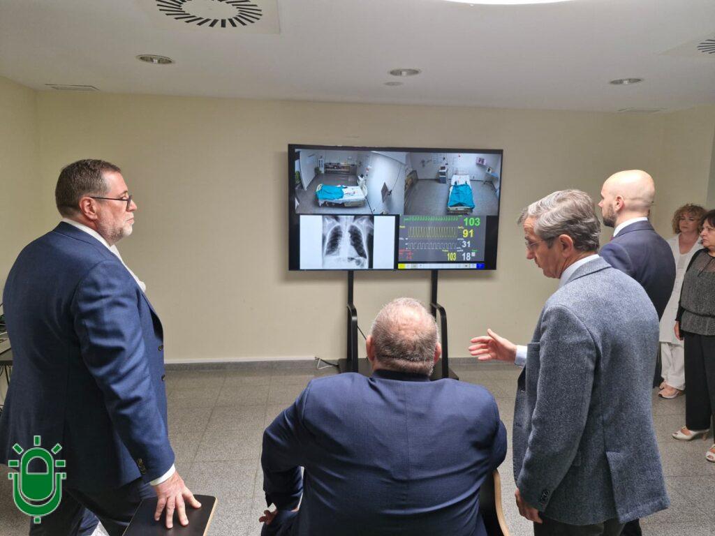 Visita del Consejero de Sanidad a la sala de simulación (2)