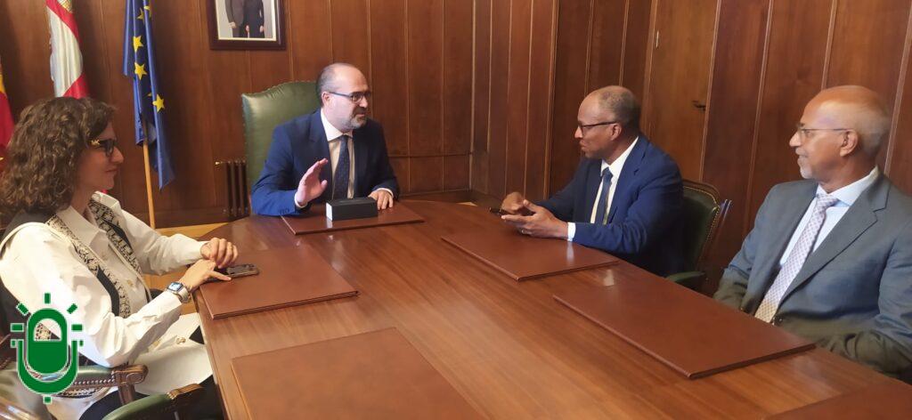 Visita primer ministro de Cabo Verde. José Ulisses Correia da Silva. 6 octubre 2025. Con ministro (2)
