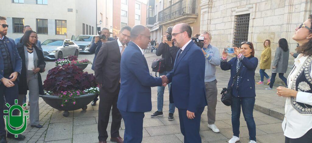 Visita primer ministro de Cabo Verde. José Ulisses Correia da Silva. 6 octubre 2025. Llega al ayuntamiento (2)