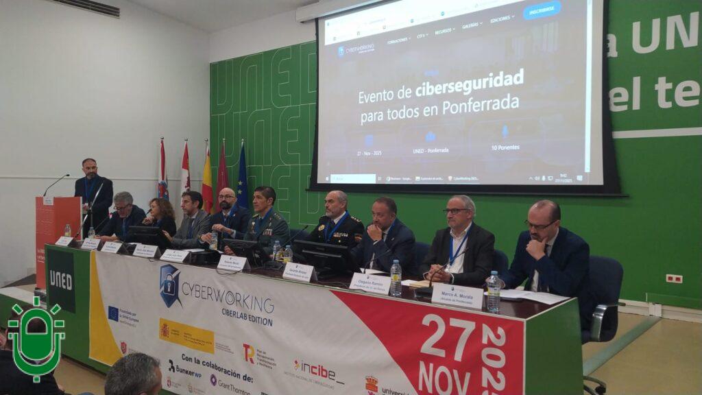 Ciberworking Ponferrada. 27 noviembre 2025. Uned. Mesa de autoridades