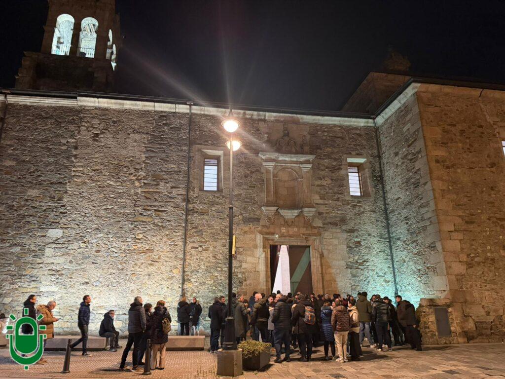 A las puertas del Cabildo RHJN. 31 enero 2026