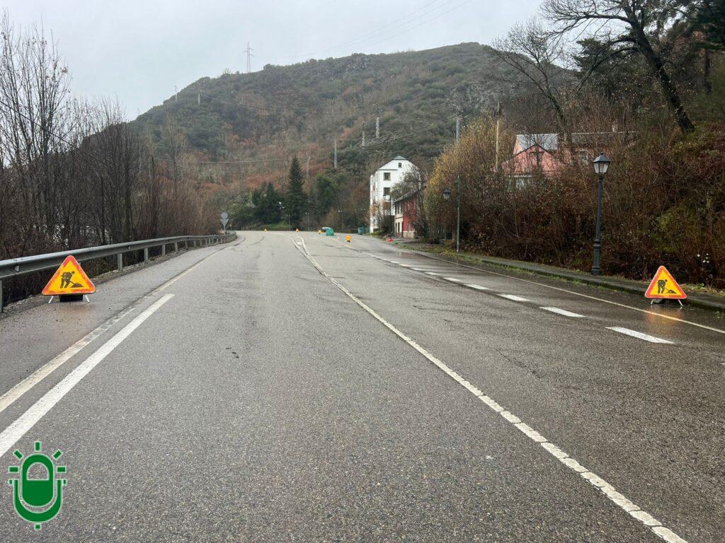 Reabre al tráfico la carretera CL-631 tras argayo en Santa Cruz del Sil. 13 febrero 2026
