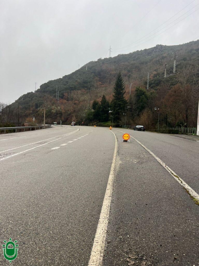 Reabre al tráfico la carretera CL-631 tras argayo en Santa Cruz del Sil. 13 febrero 2026 (2)