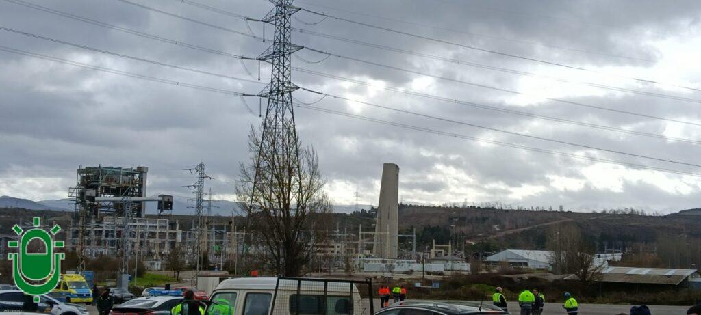 demolición chimenea Compostilla. incompleta. 12 febrero 2026