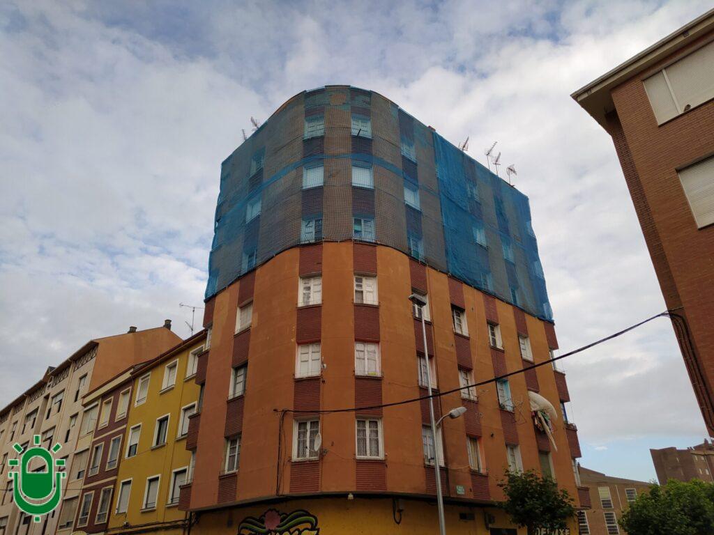 Edificio La Madrileña, en ruina y en obras Ponferrada