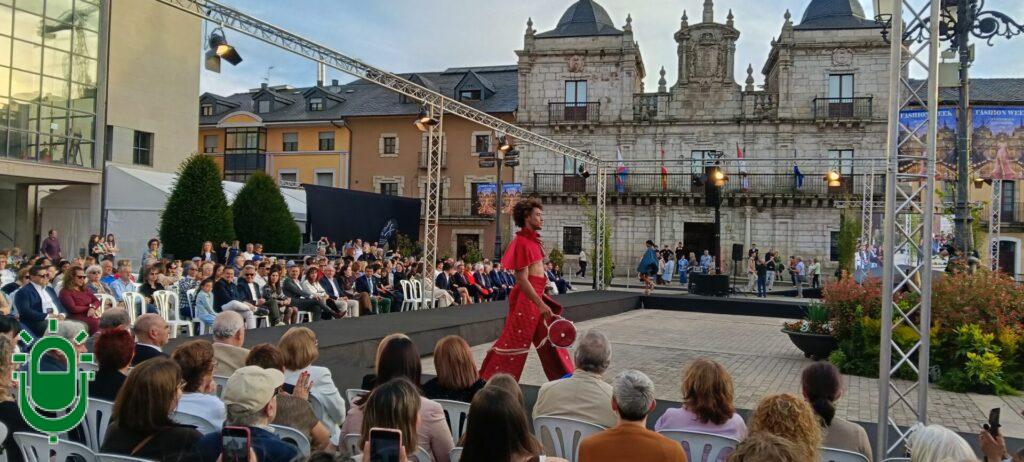 Animación y talento joven, en la apertura de la Semana de la Moda de Ponferrada