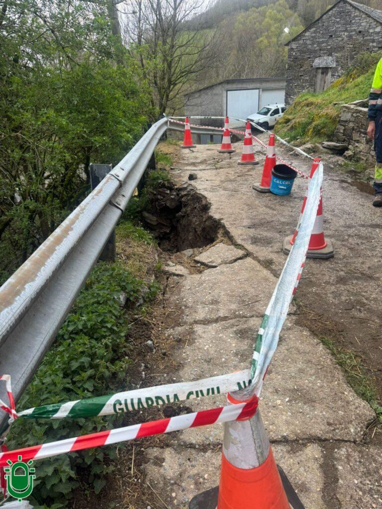 Mas socavones en La Cernada. 9 de abril de 2026 (2)