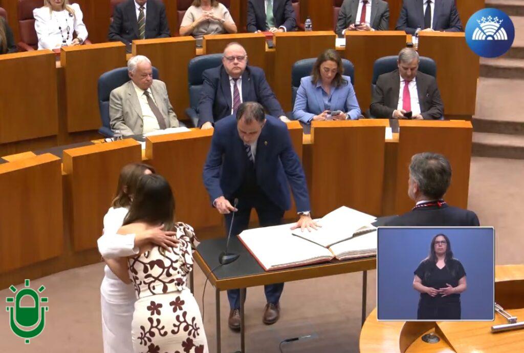 Nefatlí Fernández PP. juramento Cortes Castilla y León. 14 abril 2026