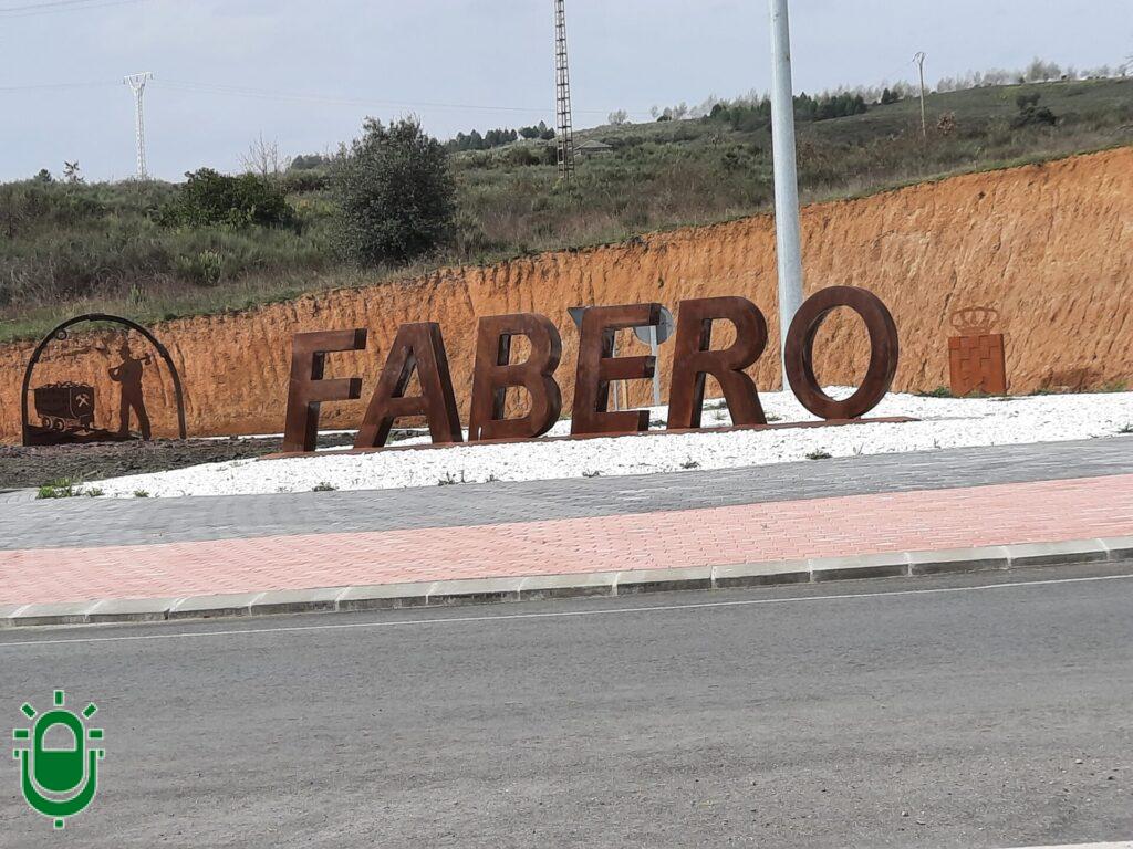 Glorieta entrada a Fabero