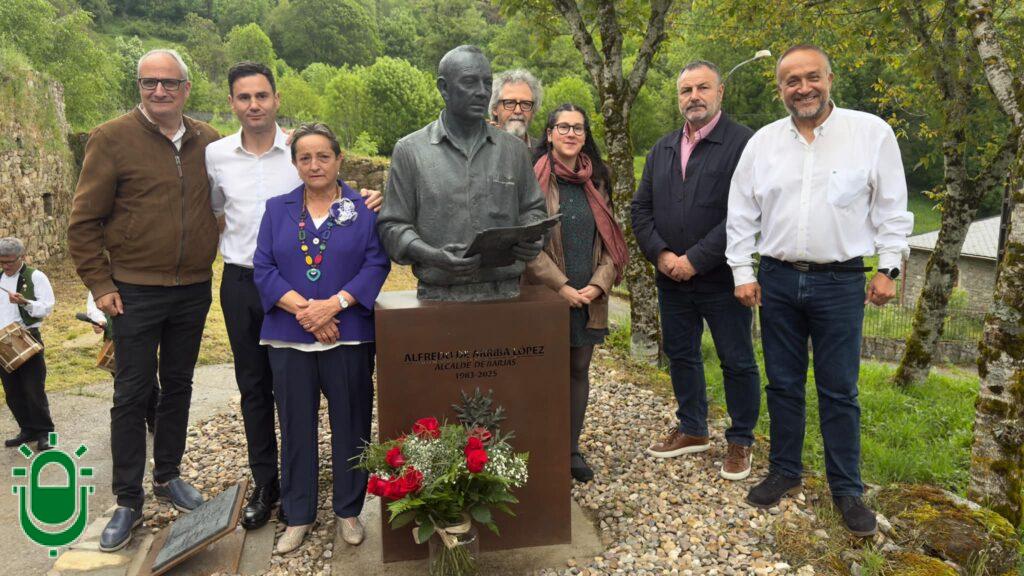 El histórico alcalde de Barjas, Alfredo de Arriba, será recordado para siempre gracias a un busto instalado en Busmayor