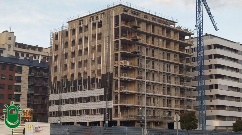 El sector inmobiliario de Ponferrada reconoce un «momento complicado» para el alquiler de viviendas. Los precios han subido entre el 11 y el 35’5% en el último año