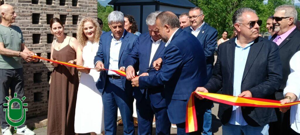 Abre la XXX Feria de Carracedelo con el anuncio del final de la obra de modernización del Canal Bajo
