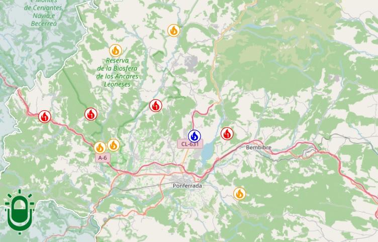 La imponente tormenta «siembra» el Bierzo de incendios forestales. Hasta ocho focos de fuego provocados por la caída de rayos