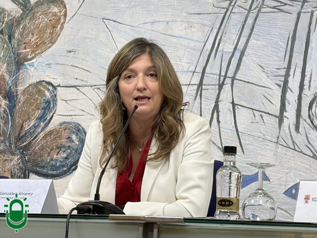 RuedaPrensa_MedicinaULE_JulioAbad_NuriaGonzalez_MiguelAngelTesouro_RamónAngelFernandez (4)
