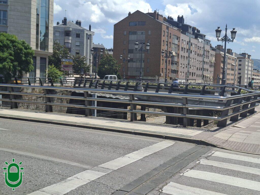 Adif proyecta dos nuevos puentes sobre las vías en Ponferrada