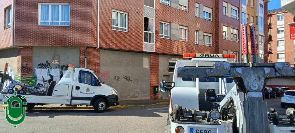 dos grúas municipales