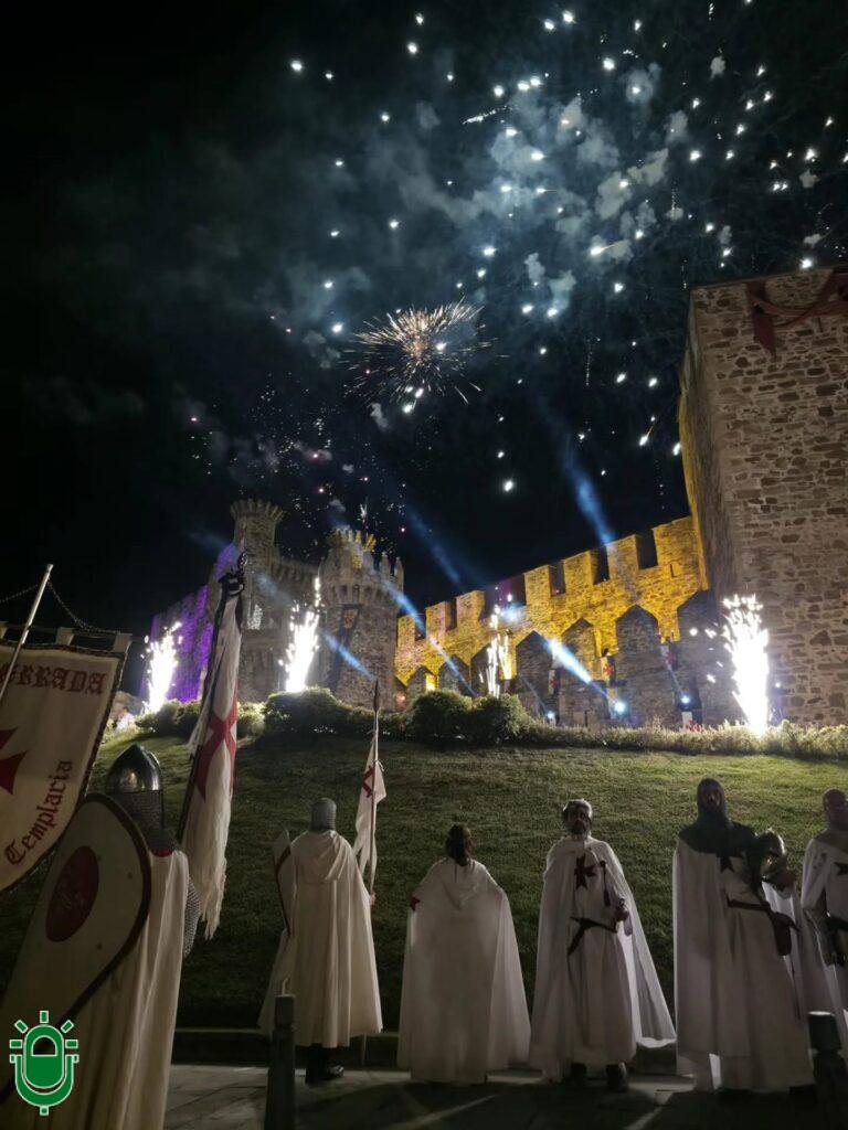 Noche Templaria 2026. Desfile. Delante del castillo (2)
