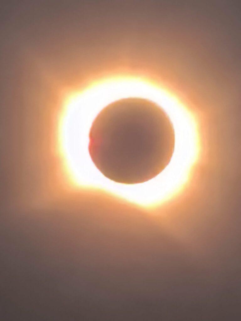Ponferrada vive con emoción el eclipse solar