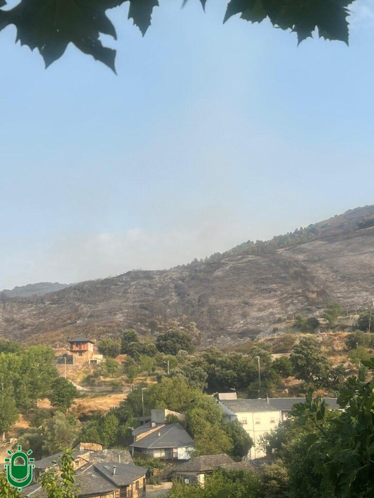 Incendio Yeres. 9 agosto 2025. desalojado el pueblo