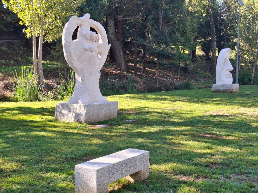 Carracedelo abre su espacio de escultura monumental al aire libre