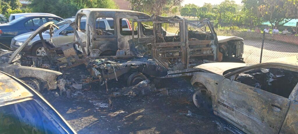 Coches quemados en taller. 6 septiembre 2026