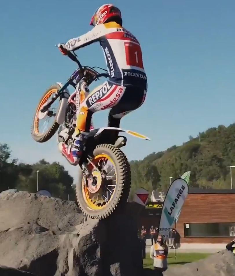 Toni Bou en moto trial Pobladura de las Regueras 2020