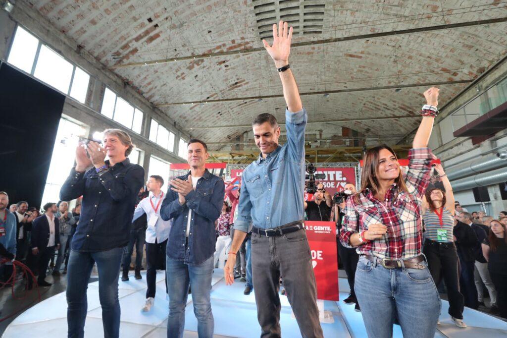 Pedro Sánchez arranca la precampaña en Ponferrada y enarbola la vivienda como su principal lucha