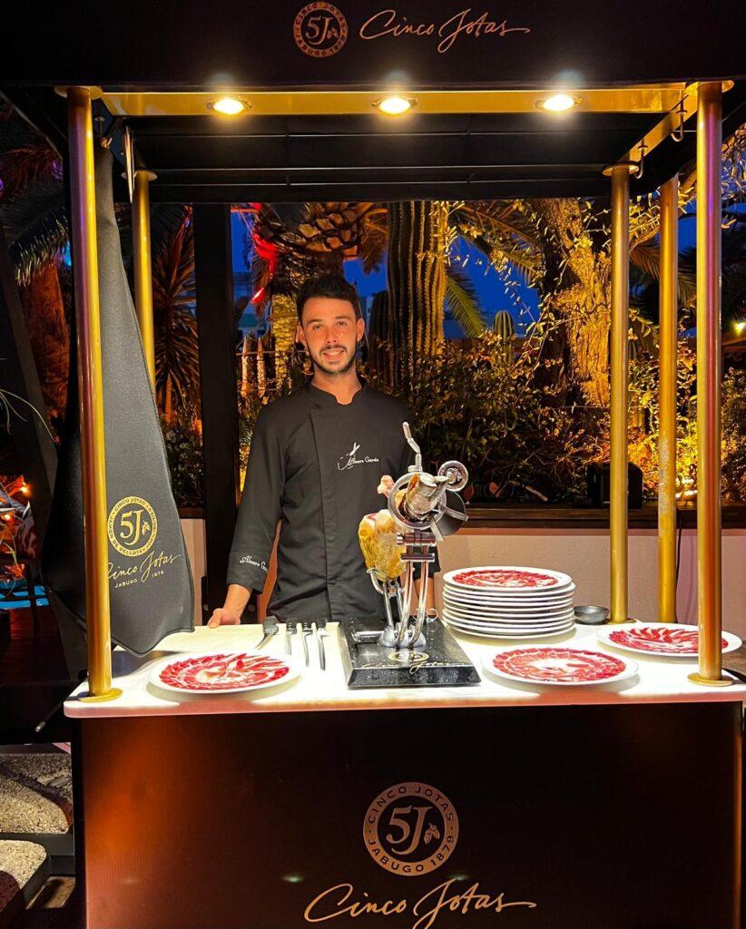 El joven berciano Álvaro García gana el Concurso Nacional de Cortadores de Jamón