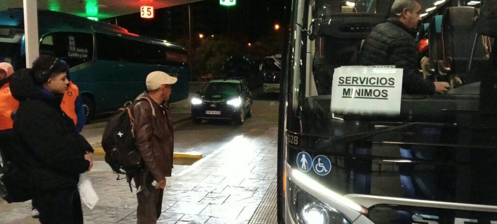Servicios minimos huelga autobuses 30 octubre 2026