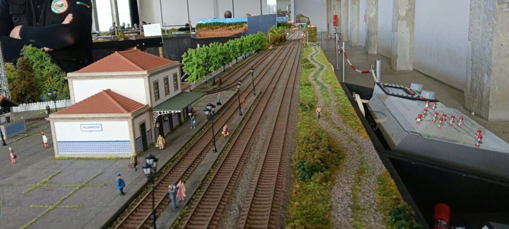 Idean una lanzadera eléctrica para unir Ponferrada con el tren turístico Ponfeblino en Cubillos del Sil